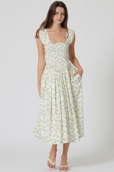 RUFFLE SLEEVE ELASTIC SMCOKED MIDI DRESS